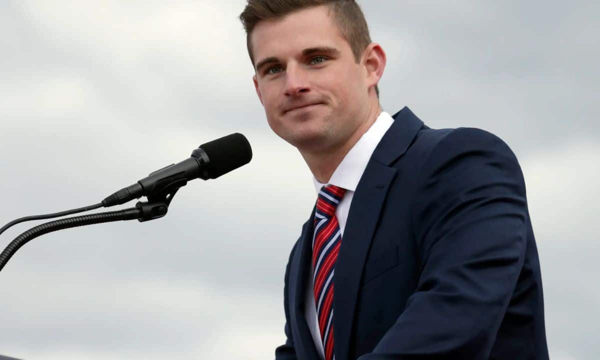 Tether назначает Бо Хайнса стратегическим советником по цифровым активам и стратегии в США