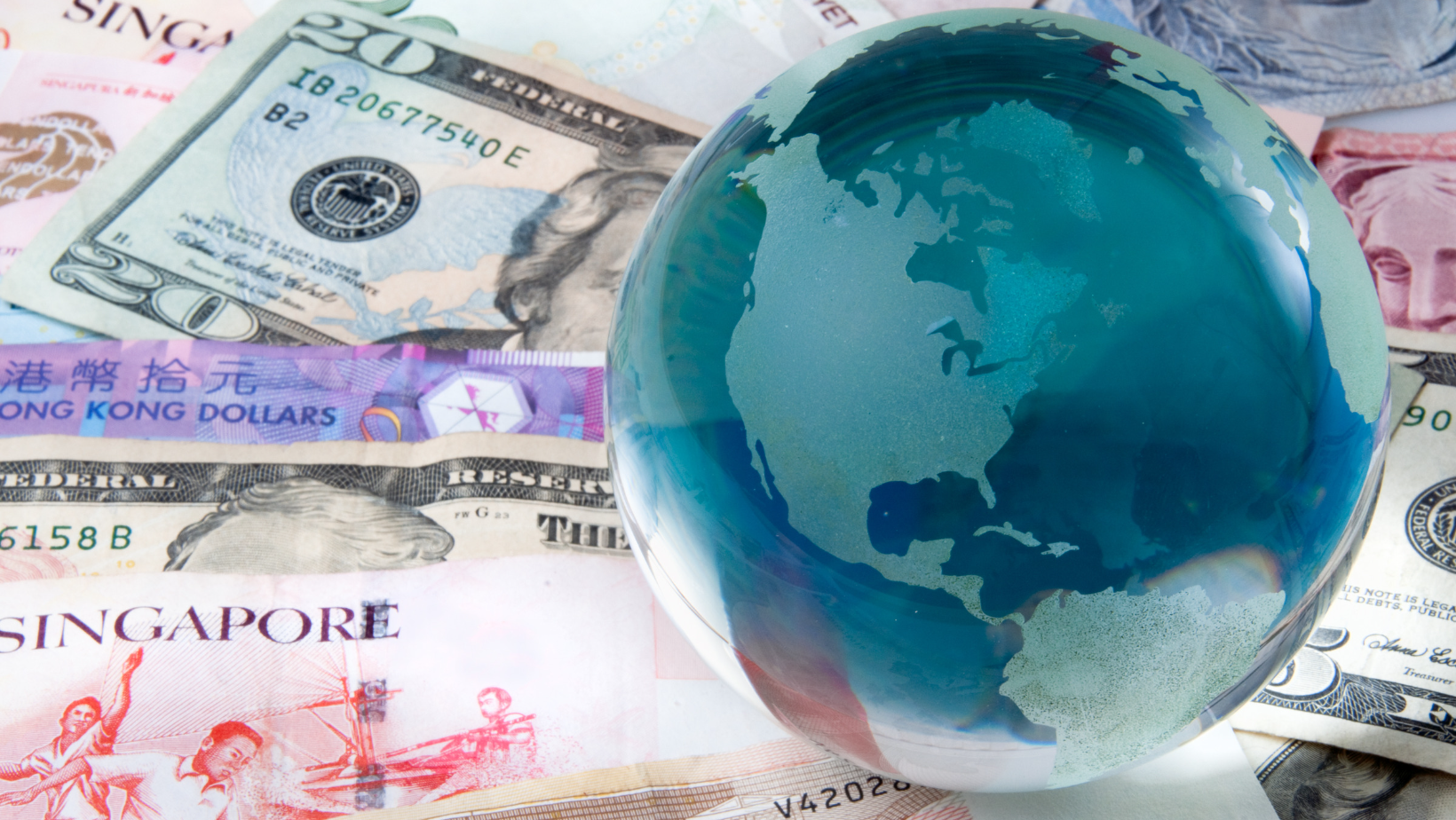 Земной шар и деньги картинки. Глобус деньги. Доллар мировая валюта фото на земном шаре. Всемирный банк накопления.